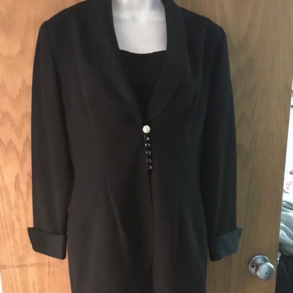 Black dress with black pearl button blazer 🖤🖤